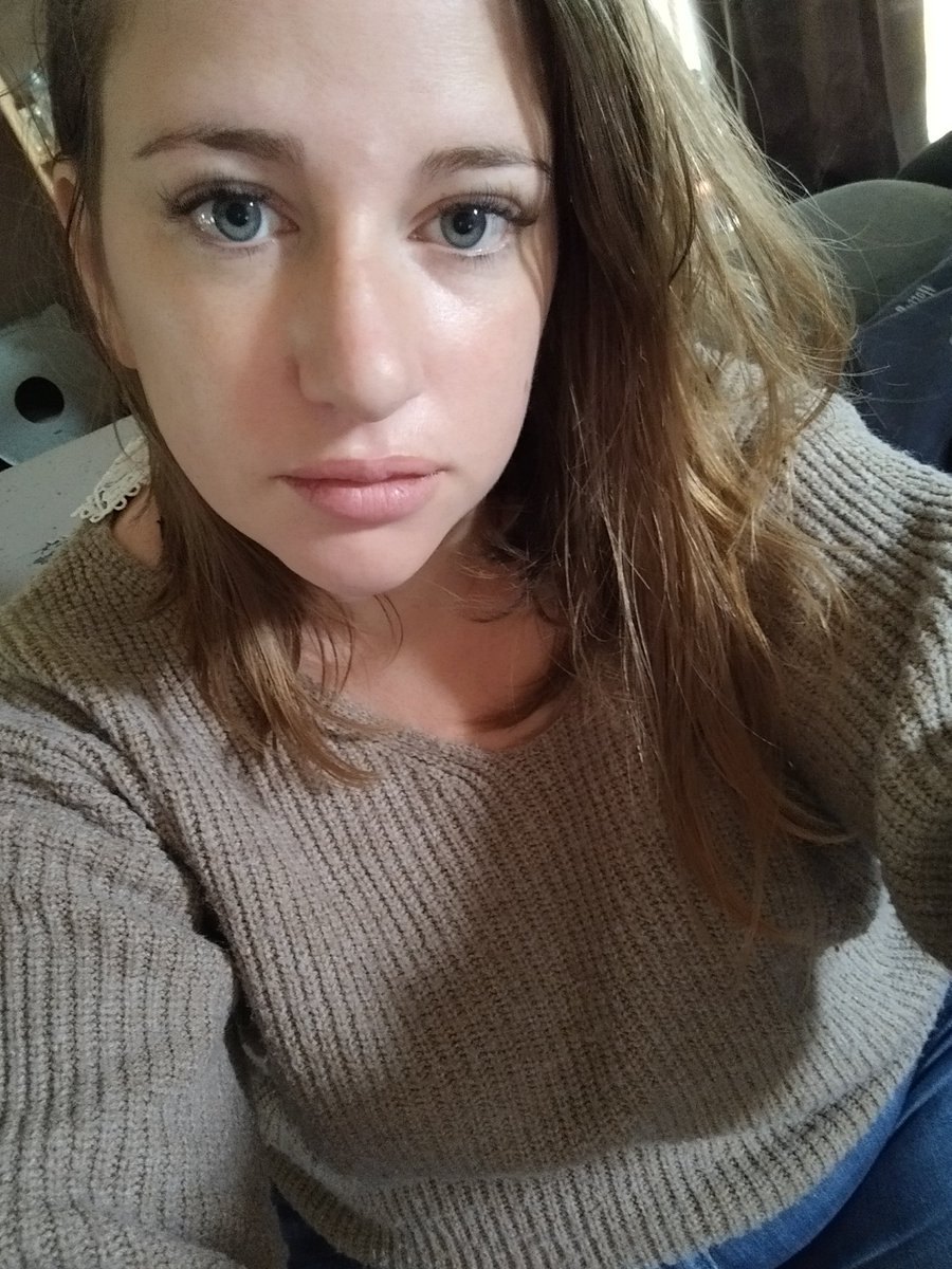 simsylaulia's tweet photo. Grosse déception pour le moment il n' y aura plus de vidéo sur ma chaîne youtube mon pc ne suit plus impossible de tourner et de monter des vidéos. J'espère trouver une solution rapidement mais en attendant il n'y aura plus rien de poster sur la chaîne ❤️ https://t.co/qAab8cgyEG