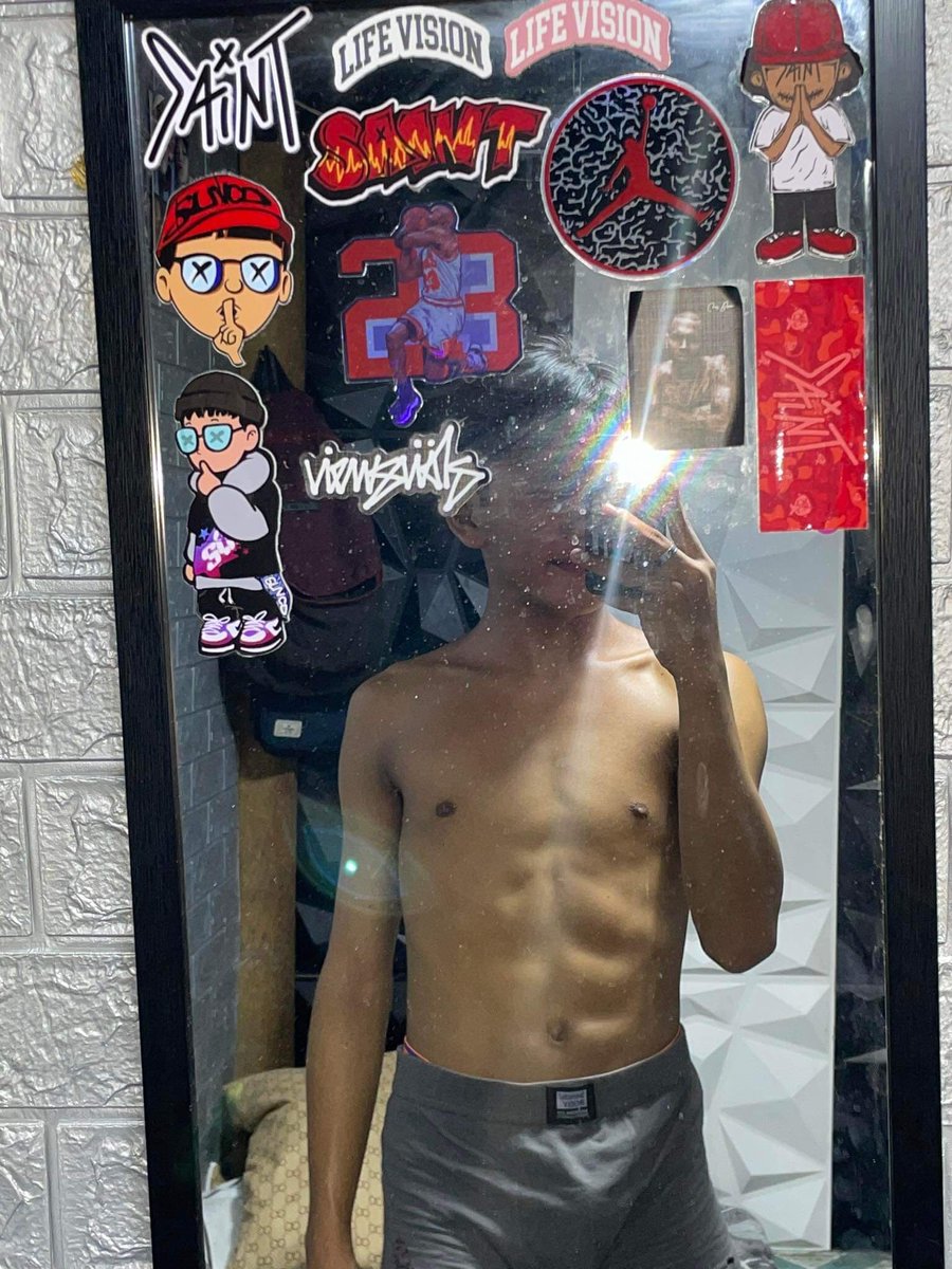 Altermanila129's tweet photo. 18 years old 
Bottom may abs 😭 https://t.co/9Hc2jxM9ju