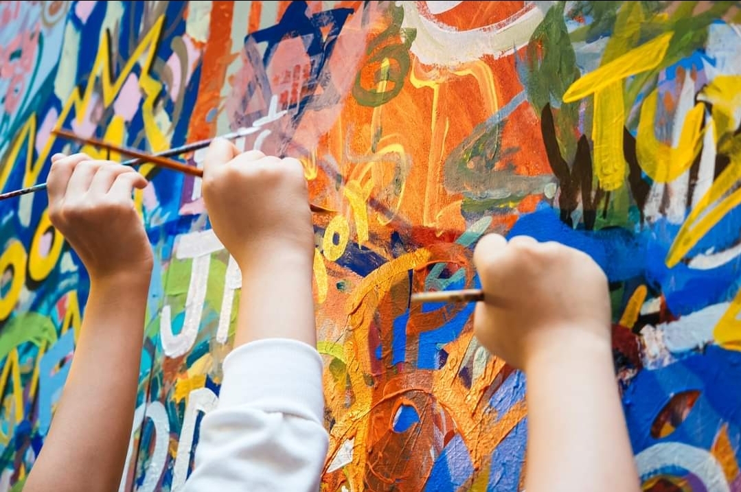 🎨🎭 DON'T MISS! 🎭🎨

The #ConnectedArtsFestival TOMORROW!
Everyone is welcome to get involved in this great event connecting people through art. 

📅 Saturday 18 November 
🕙 10am – 4pm 
📍 The Victoria Shopping Centre

Find out more here 👉 bit.ly/46XQWSy