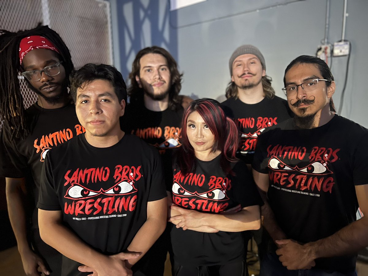 Really proud of the crew today . Back to basics . #santinobros #prowrestling #team #happy #prowrestlingschool #bellgardens 

santinobros.net/wp/product/try…