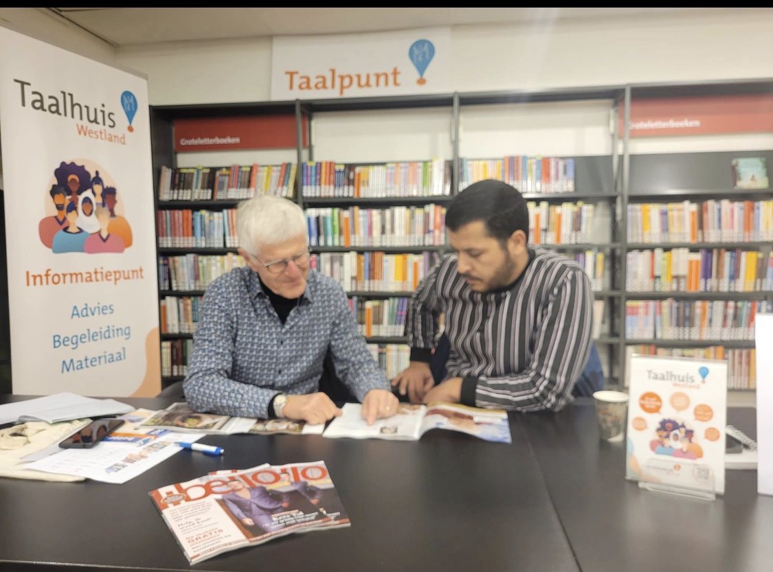 biebwestland's tweet photo. Natuurlijk ook bij @biebwestland ! De #Libello, speciaal voor mannen. Met Kees Tol, presentator en ambassadeur van @Lezenschrijven en de verhalen van Dennis, Hans, Jos, Jeen en Rien die jarenlang moeite met lezen en schrijven hadden.
#laagegeletterdheid #basisvaardigheden https://t.co/89wQfRwLf3