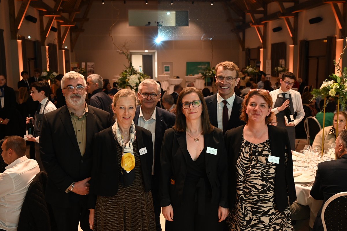 UniLaSalle_fr's tweet photo. 👨‍🍳👩‍🍳🍽UniLaSalle a accueilli hier la soirée de lancement du projet AlimCare « Intégrer l’#alimentation comme outil de #prévention pour la #santé et dans la continuité des soins sans renoncer au #plaisir de #manger ». 
Plus d'info : https://t.co/iuEso5iWmq
#gastronomie https://t.co/c3TYTNWyIg