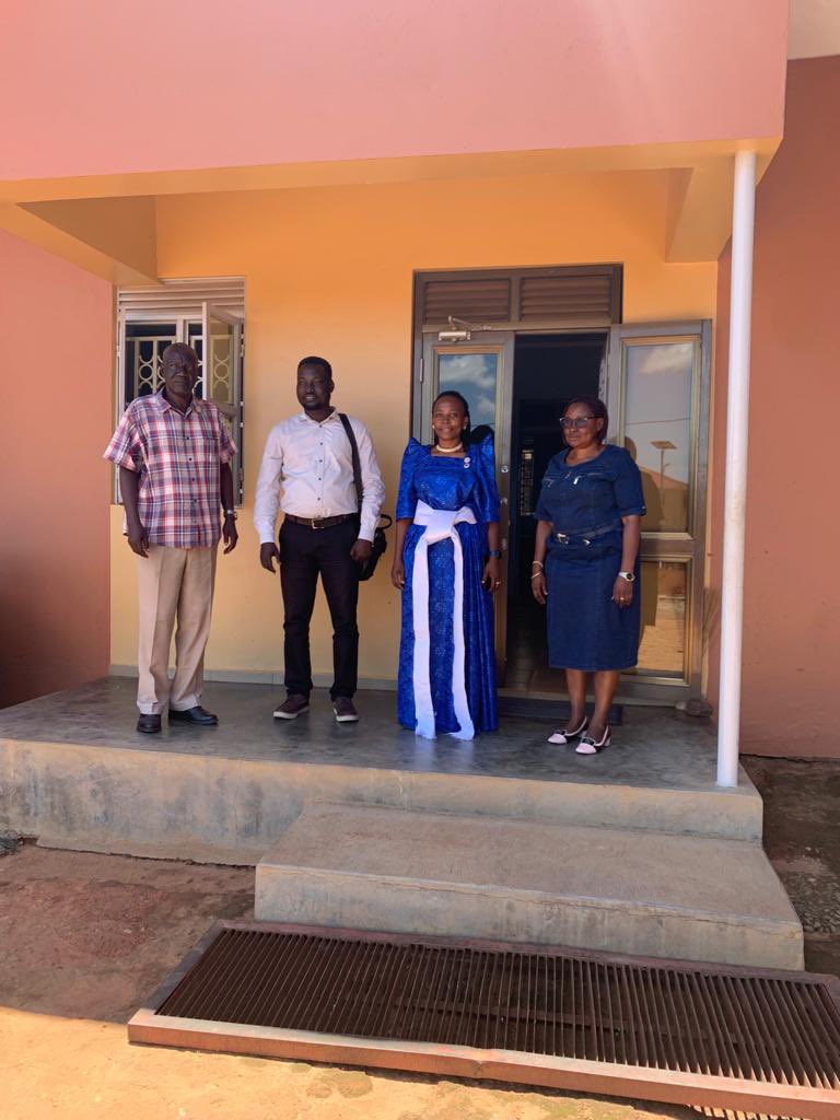 Prem4991Seeds's tweet photo. Honored to host a courtesy call from the Manager of Post Bank Gulu branch at our office. Fruitful discussions on collaboration for local economic growth and financial empowerment. Exciting times ahead! 💼🏦 #Partnership #LocalBusiness #PremierSeeds https://t.co/a1ukxADoeM