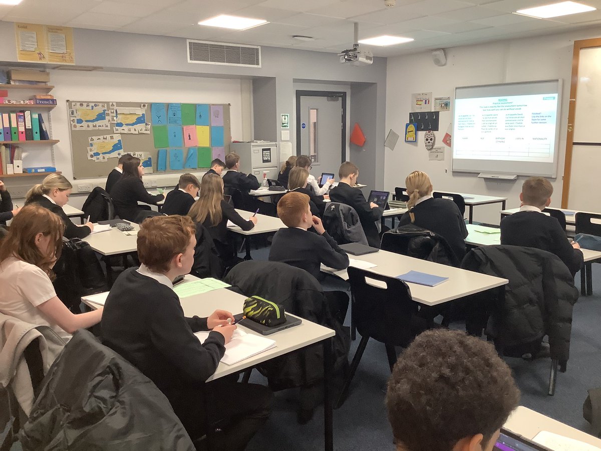 MflNimmo's tweet photo. K1B are fast becoming the #BeautifulClass we’ve been talking about! Amazing preparation today ready for our assessment tomorrow. Well done to L, T, C &amp; M who all requested to be on the wow wall yesterday because they’re, rightly, proud of their work. 🤩🇫🇷�� @Boness_Academy https://t.co/V1fa4C3ybd