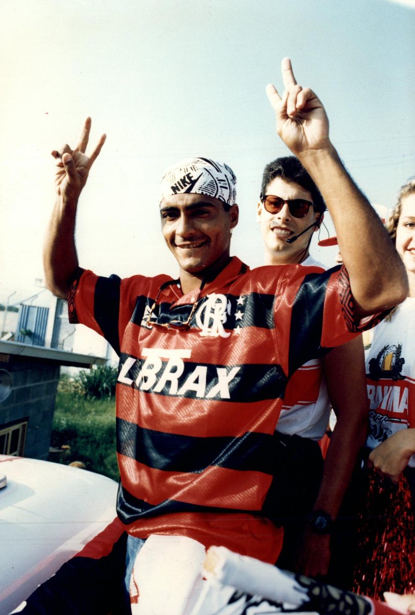 90sfootball's tweet photo. Romario arrives at Flamengo, 1995. https://t.co/WT0WNrBNGS