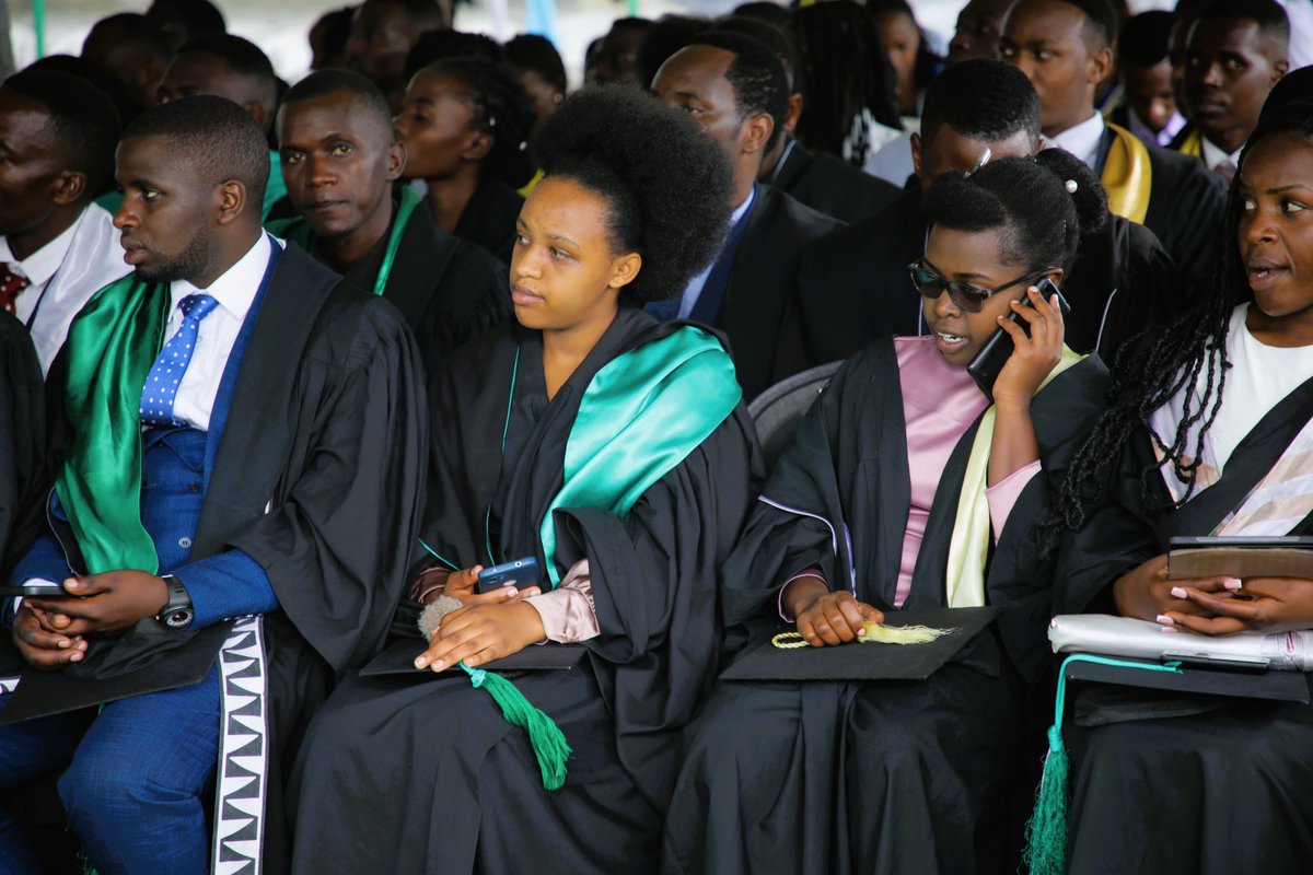 Rwanda_Edu's tweet photo. The 9th graduation ceremony was a remarkable affair, honoring an impressive total of 8,321 graduates, including 38 Ph.D. candidates. These accomplished individuals hailed from the 6 esteemed Colleges of the University of Rwanda. π#UniRwandaGraduation" https://t.co/S5dRJspjwD