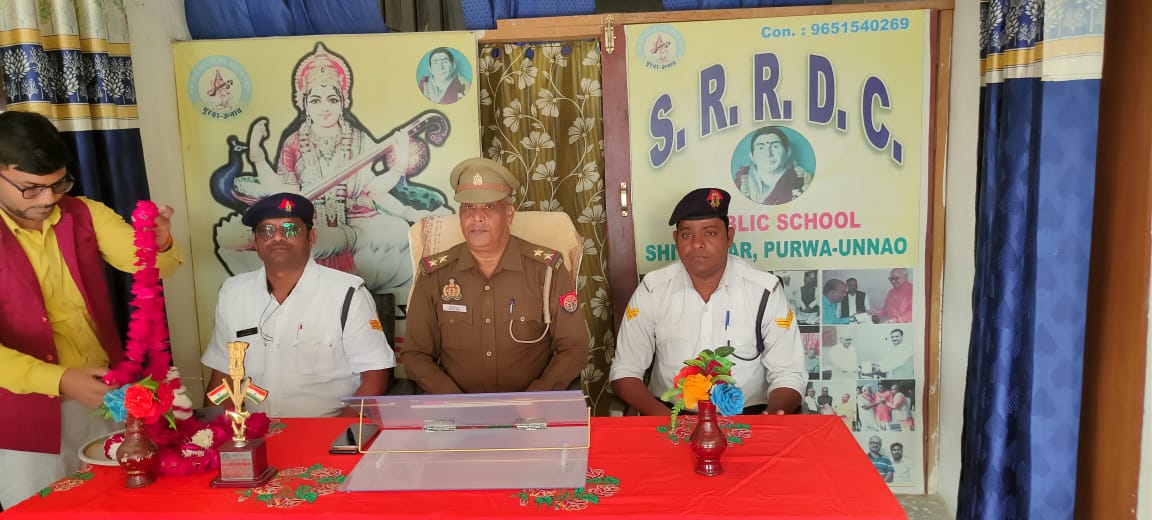 tpunnao's tweet image. श्रीमती राम रानी देवी चौरसिया पब्लिक स्कूल पुरवा उन्नाव में यातायात जागरूकता अभियान @Uppolice @uptrafficpolice @unnaopolice