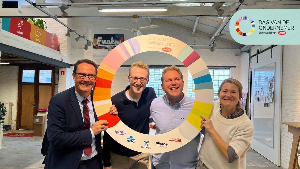 UNIZOvzw's tweet image. @DannyVanAssche en @anneleen_vb verkennen bij Funkey de wereld van teambuilding en duiken in ondernemersbelangen. Gesprekken bruisen over de behoeften van ondernemers! 🚀💼 #DagVanDeOndernemer #Funkey #Ondernemerschap