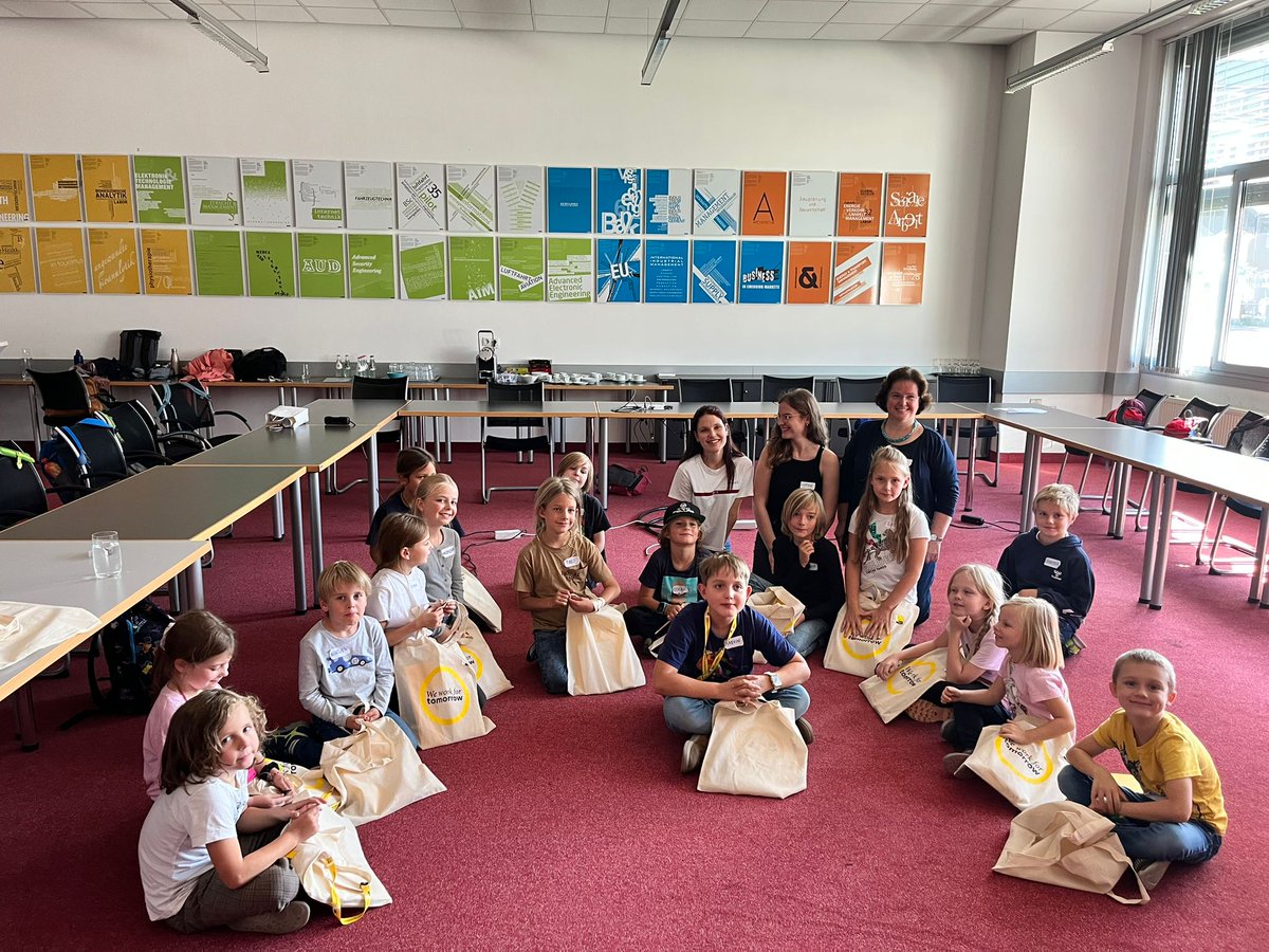 U_Fuerstenberg's tweet photo. An exciting start into its 4th year for the #LEAP_Interface project: a new team; a visit from Prof. Dombi from Pécs University @pte1367; and a Linguistic Landscape workshop with the fantastic kids from Ennstal Montessori school who visited us in Graz and found lots of English. 😊 https://t.co/bTUUxaLvR8