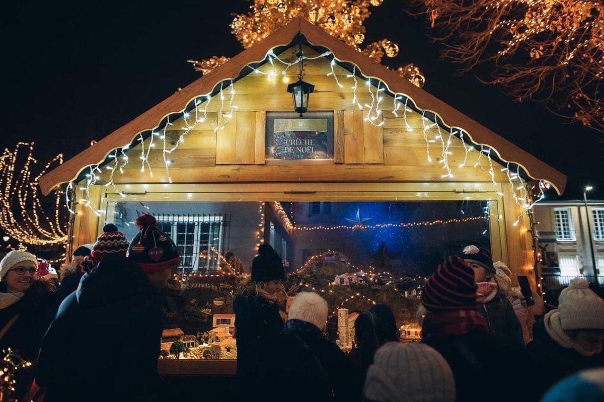 CharlesAslangul's tweet photo. Contrairement à Nantes, à Bry-sur-Marne, depuis 2020, nous avons réenracinné la ville dans nos traditions multiséculaires avec le retour de :

🎄Un sapin magistral devant la Mairie

👼🏻Une crèche de Noël sur le parvis de l’Hôtel de Ville

✨L’enseigne lumineuse « Joyeux Noël » ! https://t.co/qvfznj25Xl
