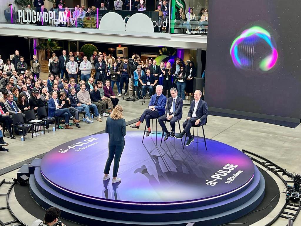 cmacgm's tweet image. Exciting news! 
CMA CGM becomes a founding member of #KYUTAI, Europe&apos;s first independent AI research lab. 
We will explore the potential of AI and share our findings with the scientific community, industries, and decision-makers. 
Let&apos;s unleash AI&apos;s power! 🌐 #AI #ResearchLab