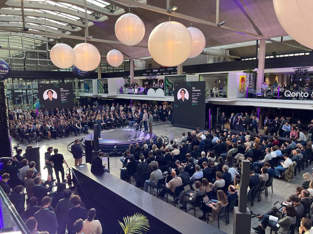 cmacgm's tweet image. Exciting news! 
CMA CGM becomes a founding member of #KYUTAI, Europe&apos;s first independent AI research lab. 
We will explore the potential of AI and share our findings with the scientific community, industries, and decision-makers. 
Let&apos;s unleash AI&apos;s power! 🌐 #AI #ResearchLab