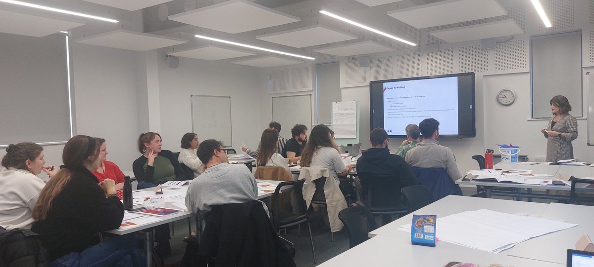 ltupgcemfl's tweet image. @ltupgcemfl are lucky enough to learn from Chloe Burrows from @AQA about marking the GCSE and A level exams and the new GCSE specifications today. Thank you @AQA and Chloe for your visit to Leeds Trinity University! #fabday #pgce