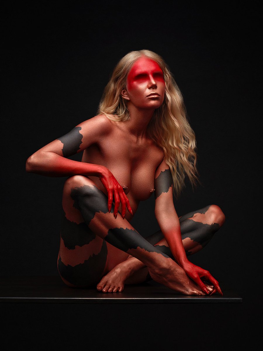 thecultofvanity's tweet photo. #childrenofthenight #devotedfollwers #goth #gothic #occultism #cultofvanity #bisexuality #hedonists #hedonism https://t.co/IU1Ze3gAnG