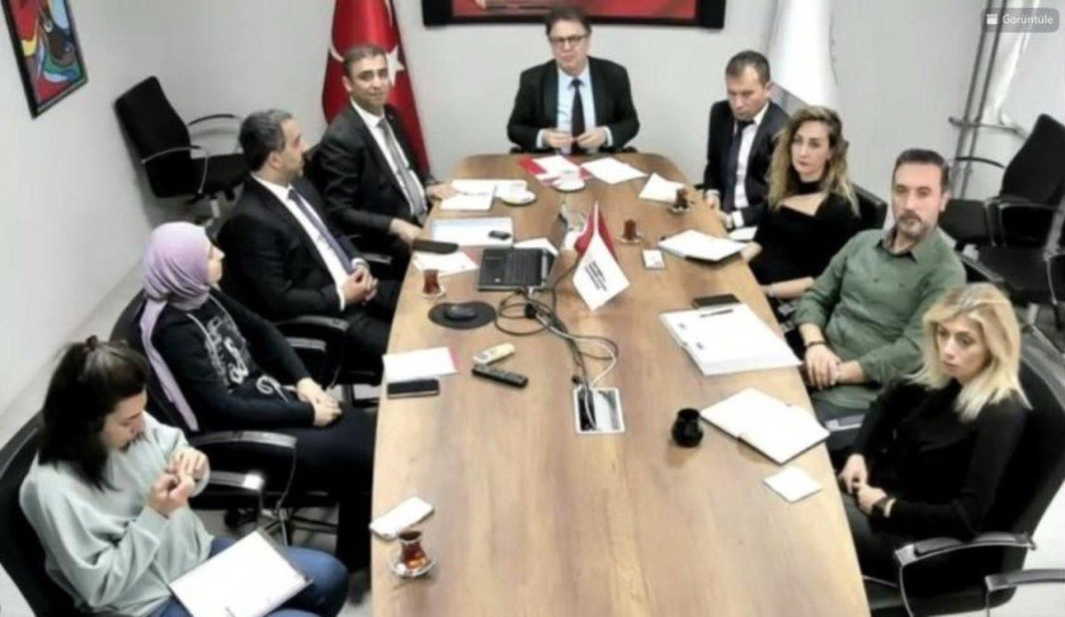 SakaryaBilsem's tweet photo. Merkez Müdürümüz Mahmut Sami AKARYALI, Özel Eğitim ve Rehberlik Hizmetleri Genel Müdürümüz Sayın Doç. Dr. Mustafa OTRAR tarafından 81 ilimizde bulunan 395 Bilim ve Sanat Merkezi müdürleriyle yapılan çevrim içi toplantıya katıldı. https://t.co/6tzfK1EXGP
