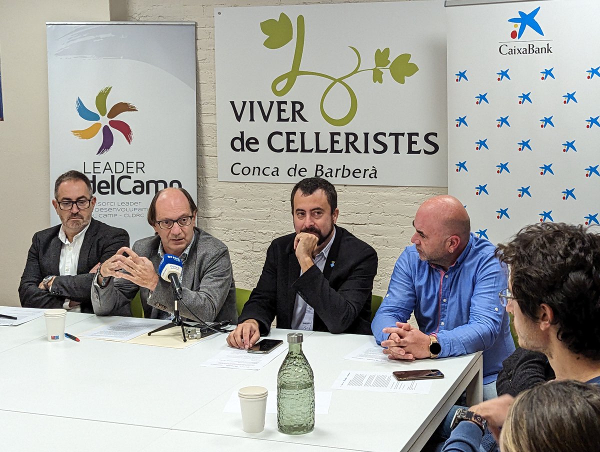 LEADERdelCamp's tweet photo. @CONCACTIVA i @caixabank_cat sembren #TerraOportunitats2023 ‼️
4 projectes #ConcadeBarbera tindran:
👉 1.000 euros
👉 Acompanyament empresarial
El #ProgramaLEADER, al costat de l'emprenedoria i un #CampdeTarragona viu
En voleu saber més❓https://t.co/egQ91d9uwu
@ConsellConca https://t.co/HZgFDKr9cf