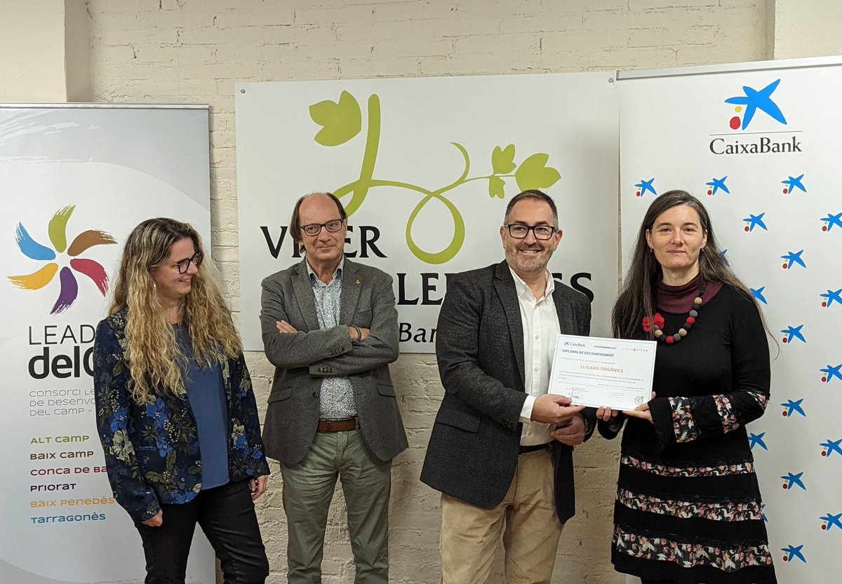 LEADERdelCamp's tweet photo. @CONCACTIVA i @caixabank_cat sembren #TerraOportunitats2023 ‼️
4 projectes #ConcadeBarbera tindran:
👉 1.000 euros
👉 Acompanyament empresarial
El #ProgramaLEADER, al costat de l'emprenedoria i un #CampdeTarragona viu
En voleu saber més❓https://t.co/egQ91d9uwu
@ConsellConca https://t.co/HZgFDKr9cf