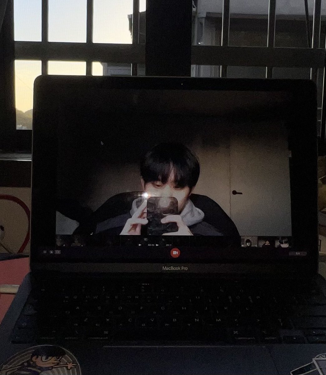 byeongwoongahn's tweet image. 병웅 인증