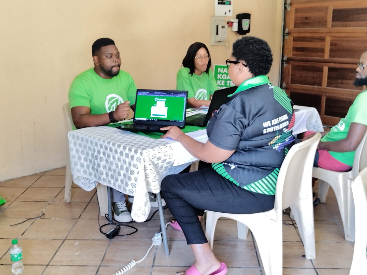 ActionSA_FS's tweet photo. [HAPPENING NOW] Unregistered members &amp; residents in the Free State are currently being called to remind them to go their nearest VD station to register to vote this coming weekend.  

📱: EXPECT A CALL FROM ONE OF OUR FRIENDLY CALLERS.

#RegisterToFixSA #EachOneBringOne 🇿🇦🗳 https://t.co/EwnPO5mD5b