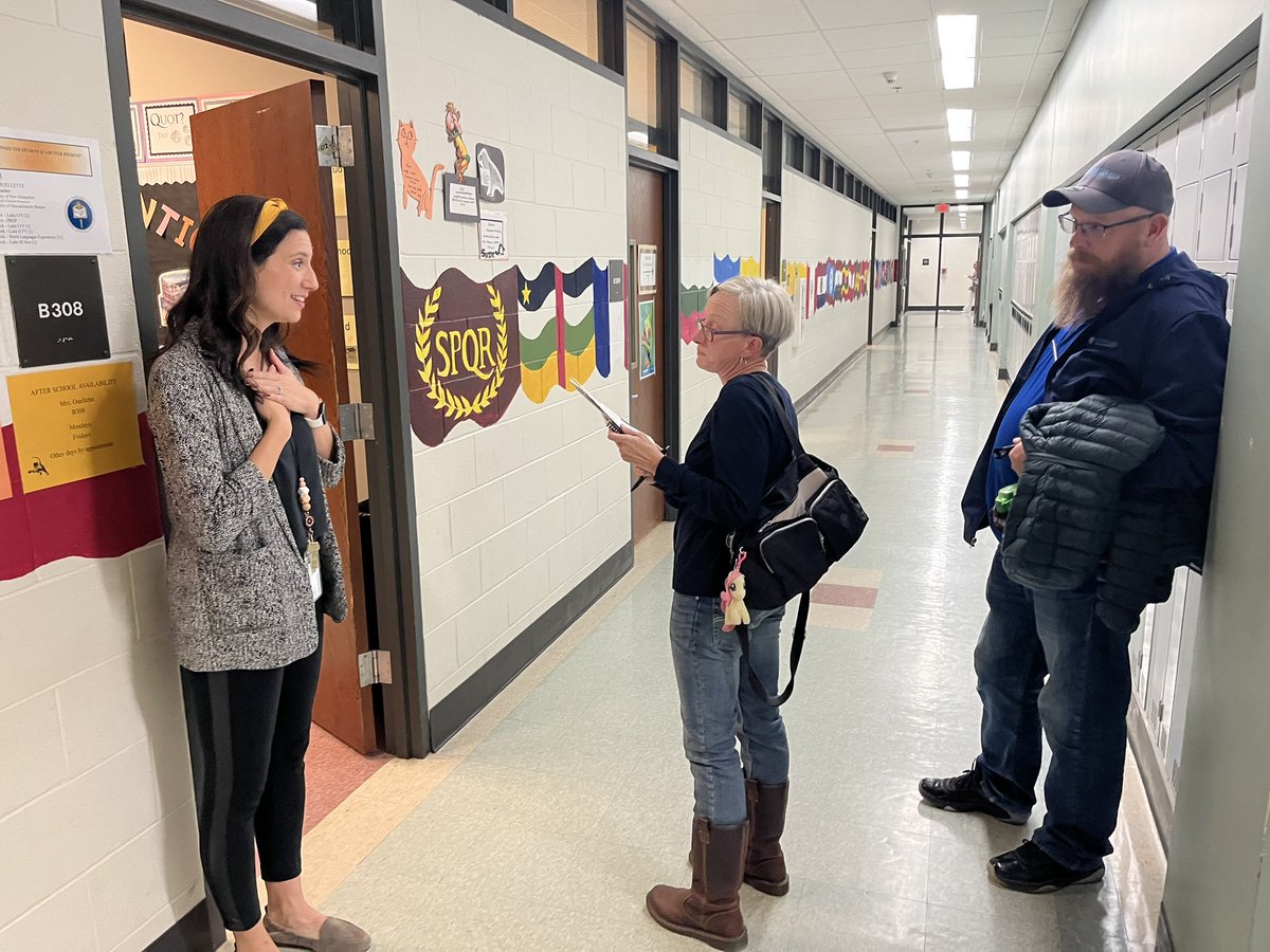 senoritapacheco's tweet photo. First THS Open House in the Books! @tauntonhstigers @Taunton_Schools https://t.co/owv5iamNLk