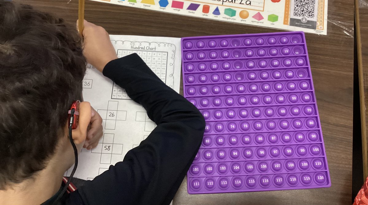 Fascino_Math's tweet photo. After  exploring  with  base  10  blocks,  Ms. Salinas‘ students use these cool 100s chart popits to find 10 more/10 less. Active engagement… check!  @NISDCNE @NISDElemMath https://t.co/A8rkIeP9oF