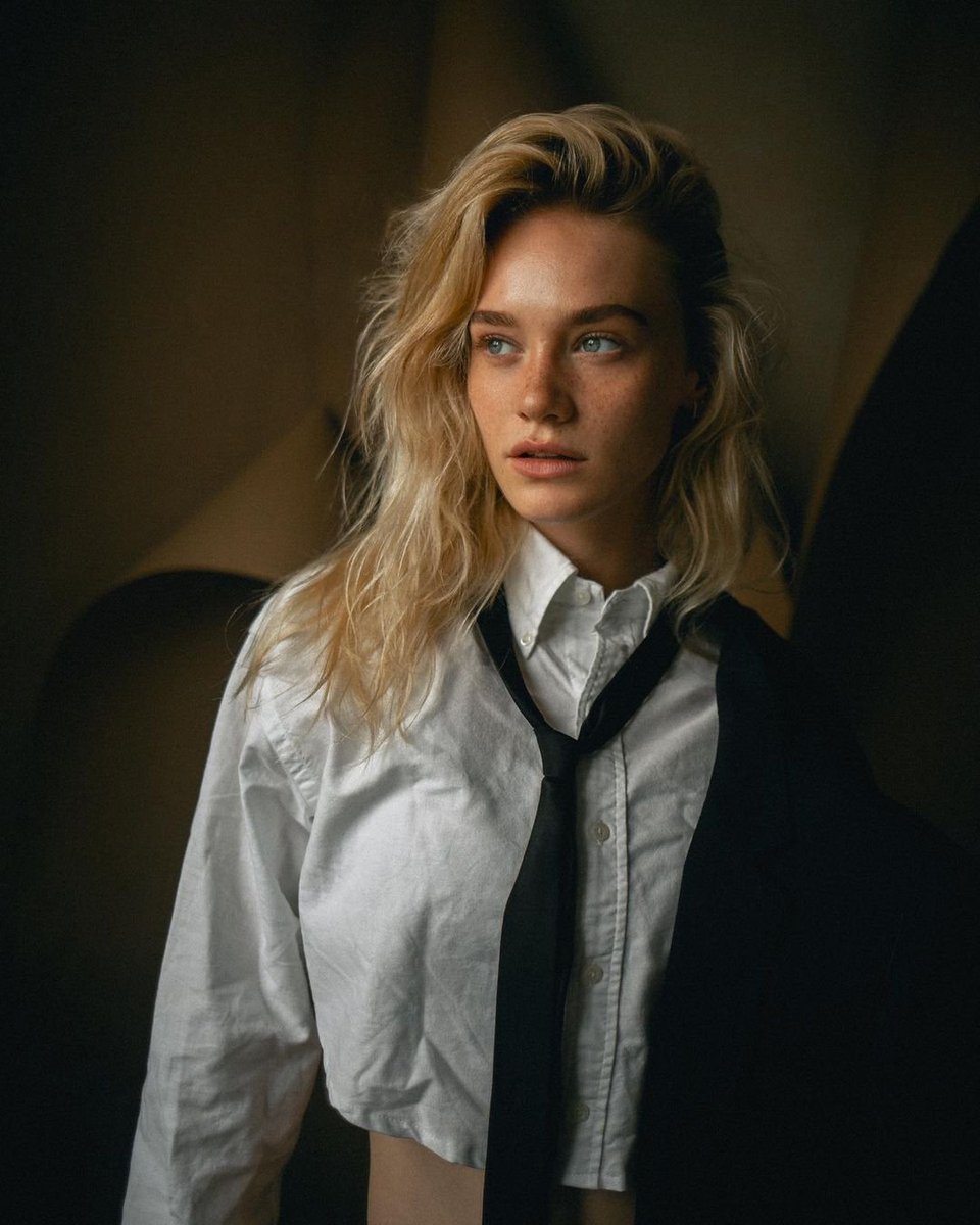 GoldClassGirls tweet media