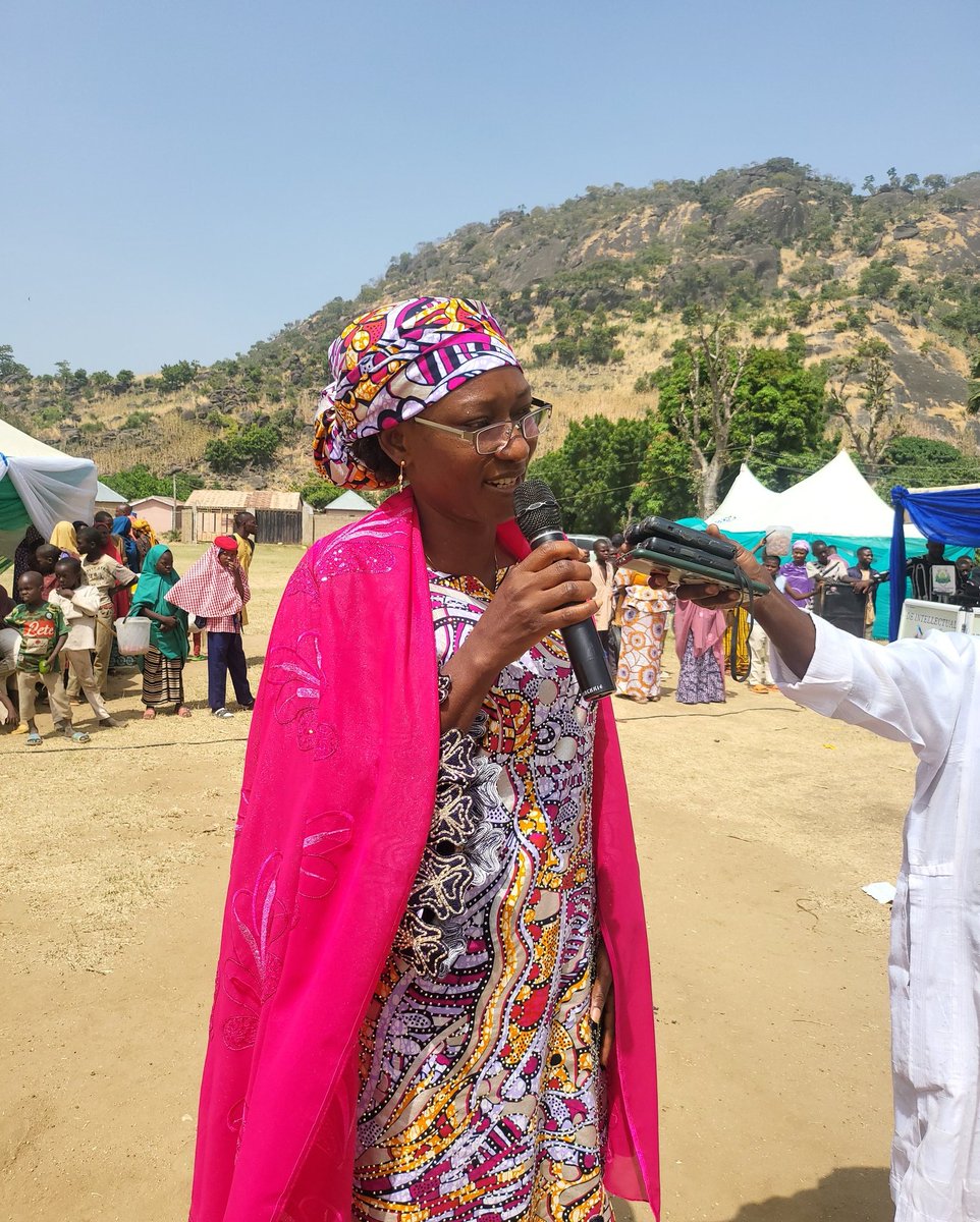 AisaAkapson's tweet photo. MEDA Nigeria Women Empowerment and Youth Entrepreneurship (NigeriaWAY) Project Closeout. Dass LGA event. Appreciation and note of thanks to Dass community by the CPM to traditional leaders, women, all clients, indirect beneficiaries.

#MEDANigeriaWAYCloseout
#MEDANigeriaWAY https://t.co/qTmxf0a3Aw