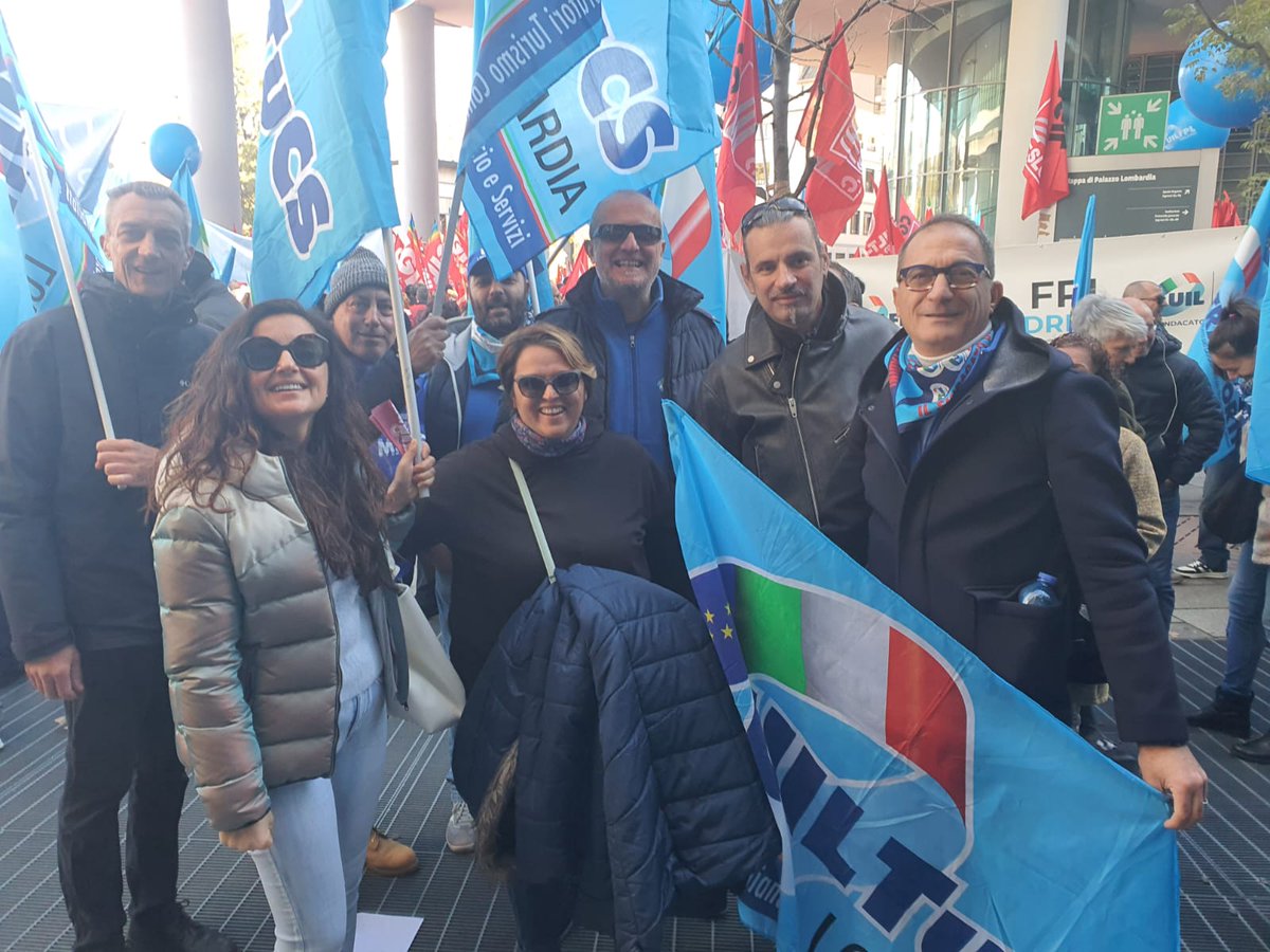 Oggi il primo sciopero Generale al fianco di chi nei settori della Vigilanza armata della Ristorazione del terzo settore che sono scesi in piazza per protestare contro una manovra  ingiusta che penalizza tutti nessuno escluso. Meloni&amp;C non metterete mai il Sindacato all'angolo.