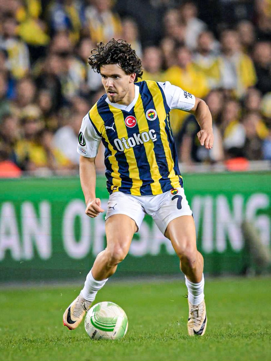 FenerKulubu's tweet photo. ๐ธ @Ferdi_kadioglu #UECL #FBvLUD https://t.co/j4iHsmJSXM