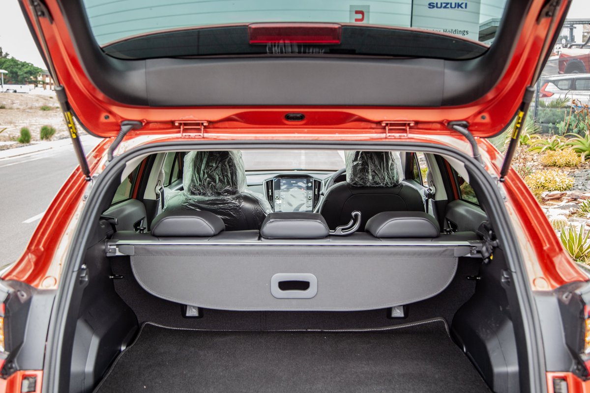 MotorHoldings's tweet image. Check out images of the Subaru Crosstrek that's currently displaying in our showroom. What do you think about the color?
BOOK A TEST DRIVE!
#xmode #boxerengine #eysight #SymmetricalAWD
#subarubotswana #subaru #subarucrosstrek #motorholdingsbotswana