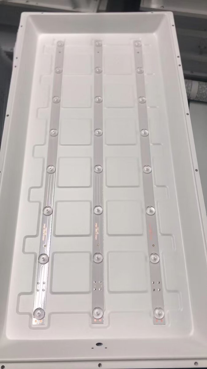 Fenixledlight's tweet image. 5years warranty 120lm/w back-lit led panel light
UGR&amp;lt;19 anti-glaring 
Installed Methods:Recessed Installed,Chain Suspended or Surface Mounted for options.

595*595*30mm 42w 5040lm
1195*295*30mm 42w 5040lm
please contact to fenix@litestarled.com
litestarled.com
#ledpanel