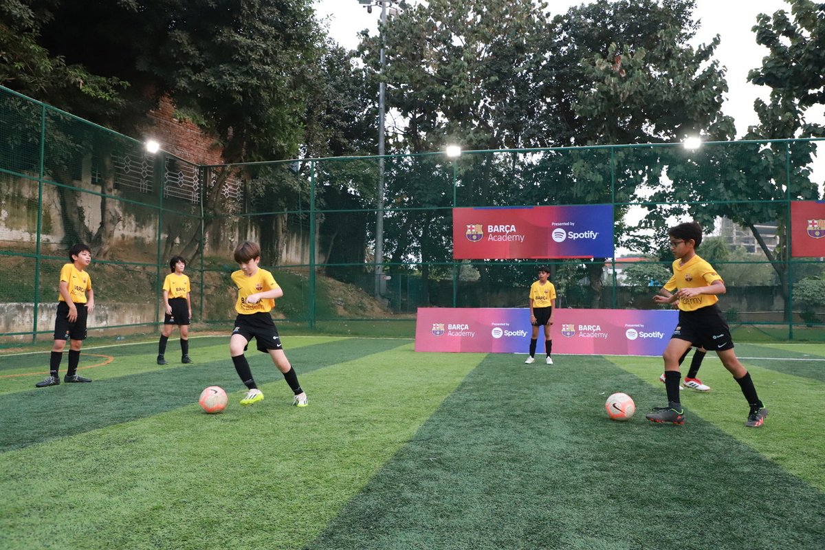 Let's play together ⚽🎶🇮🇳 @barcaacademydelhincr teams up with @spotifyindia @spotifynews