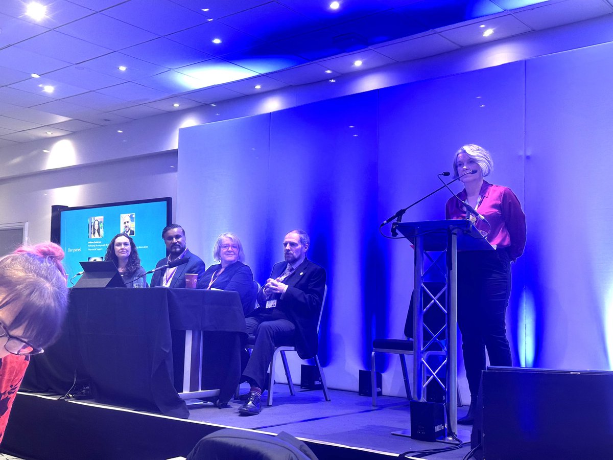 RavijyotSaggu's tweet image. Further panel discussions on workforce/retention:
-Skill mix
-doing differently
-learning from other professions
-primary care work &amp;amp; co-locating services
-Growing our own but wellbeing-concerning no. staff unhappy/leaving #pharmacy #UKCPAConf