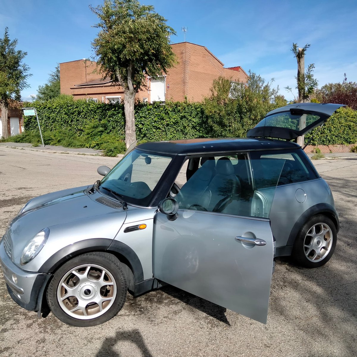 ToRoCars.es tweet media