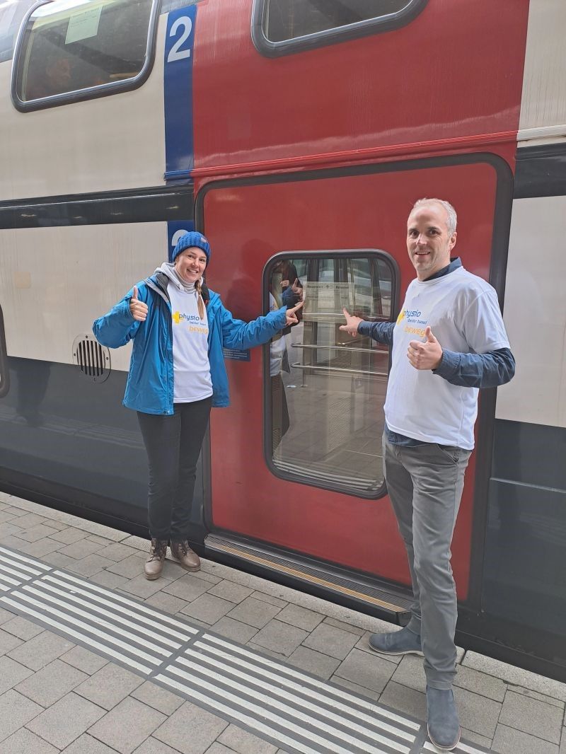 Wir sind auf dem Weg nach Bern! Die Kundgebung startet um 13:00 auf dem Bundesplatz Bern! Wir wehren uns gegen den #Tarifeingriff des #BAG! Sparen ja, aber nicht auf unserem Rücken!
#Physiotherapie #wirwehrenuns #physioswissbeiderbasel