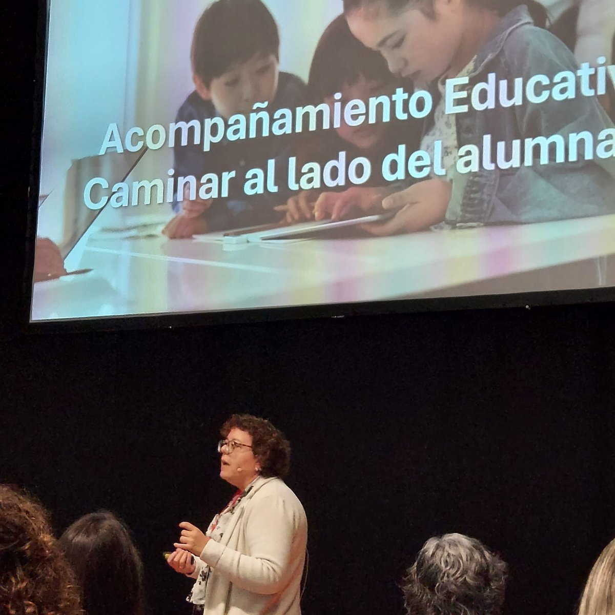 Glb_Learning's tweet image. 📅El pasado martes, @Angelssoriano74, formadora en GL, participó en @SIMOEDU_ 🔝 Con la ponencia “Acompañamiento educativo: entre la IA y las emociones”❤ Diseñando un plan de acompañamiento emocional profesorado/alumnado desde la empatía y el diálogo
#SIMOEDU23 #formación #coach