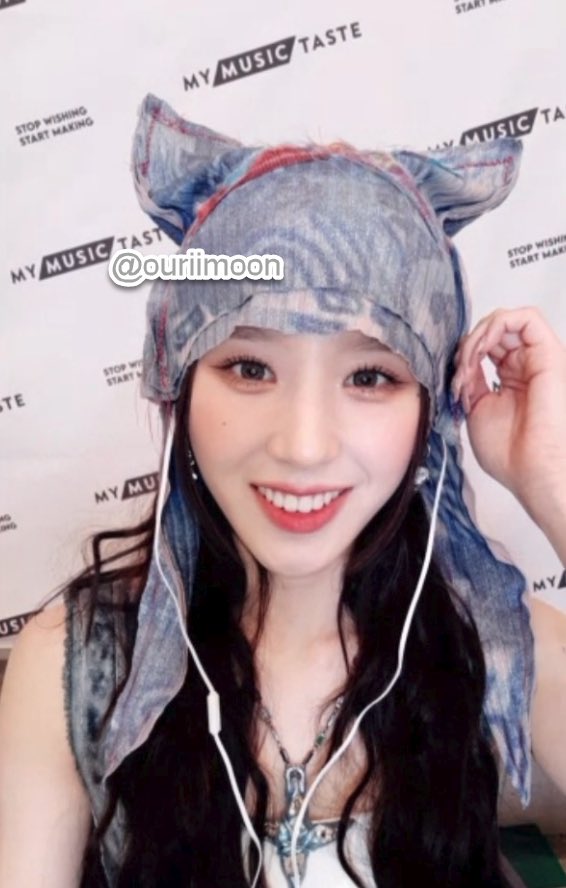 ouriimoon's tweet photo. When #Heejin answers the call looking this cute, what do you do? ๐ฅฒ #ํฌ์ง #ARTMS #Algorithm #Heejin_Algorithm #ARTMS_Heejin #loona #OURII #Orbit https://t.co/83djpggv8E