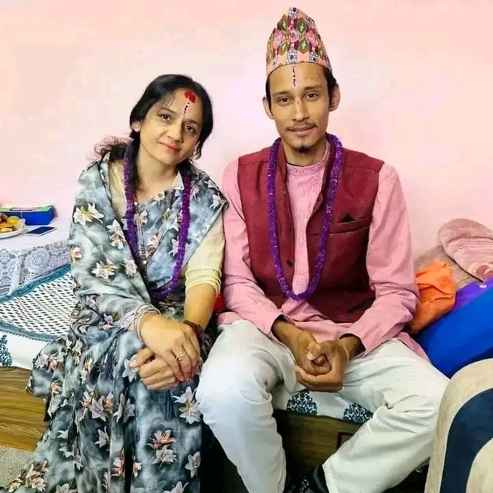 sudipa_12's tweet photo. Prankster बिजय शाहीले अभियन्ता तारा बरालसंग भाइटिका लगाएका छन्। 😮
नोट : बिजय भाइले आफ्नै स्तरको दिदी पाएकोमा बधाइ तथा सुभकामना । https://t.co/148LNRfZA5