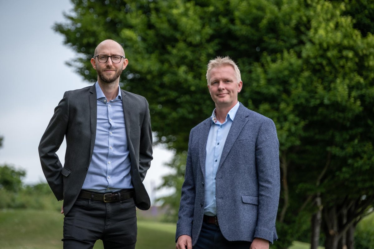 🚨 Hot off the press! 📰 @ProfTomJackson and Prof Ian Hodgkinson have published an article to help digital decarbonisation discussions around the globe 🌍 Read their article 👉 tandfonline.com/doi/full/10.10…