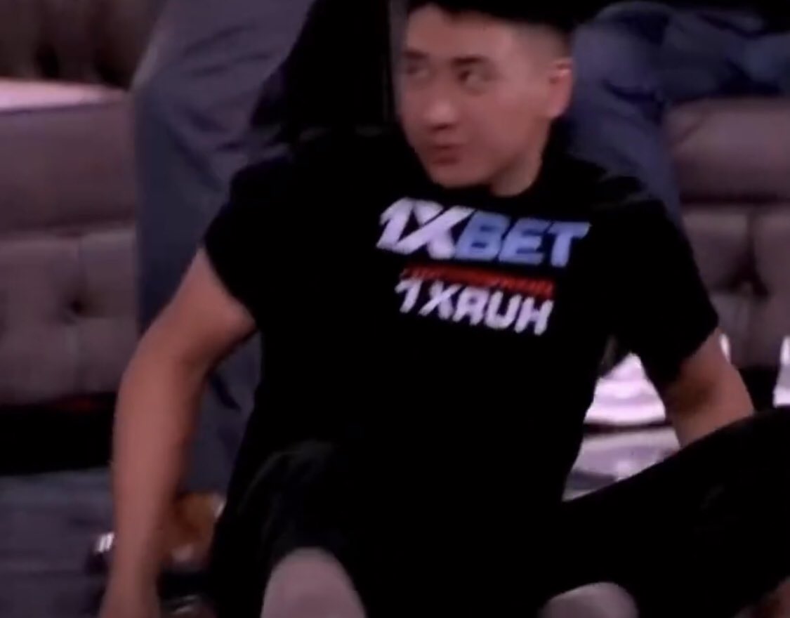 SkeleVictor's tweet photo. @NoContextHumans Legends say he is still sitted😂 https://t.co/SHbKgRrfvw
