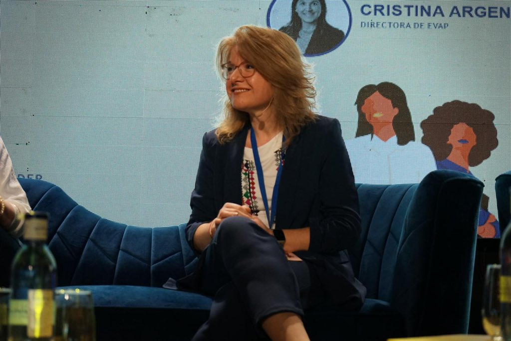 VLCIEcosystem's tweet image. 🗣️ @paquifrias: «En @ceeivalencia llevamos treinta años acompañando a empresas innovadoras y sabemos cómo de importante es tener referentes. 

Animo a todas las mujeres #HechasParaEmprender a buscar información y participar en #ScaleUpVLC».