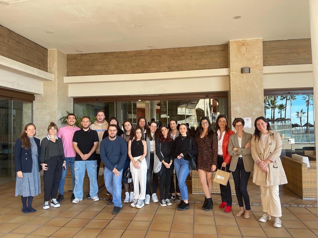 GrupoPenarroya's tweet image. 🔛 Esta semana hemos recibido a los alumnos del ciclo formativo de agencias de viajes y gestión y comercialización de eventos del @CDPStaMAngeles dentro de nuestro #ProyectoConecta, puesto en marcha por el Departamento de #PersonasyValores del grupo para la captación de talento.