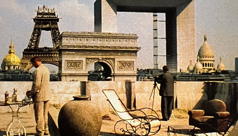 duodepassionnes's tweet photo. Tykho Moon, Enki Bilal (1996)

Un très bon film, dans un futur éloigné un dictateur fasciste atteint d'une maladie incurable impose par le biais d'une milice des prélèvements forcés à son peuple. De très bons acteurs comme Julia Delpy, Marie Laforêt ainsi Michel Piccoli. Elliot https://t.co/9MzR8358IU