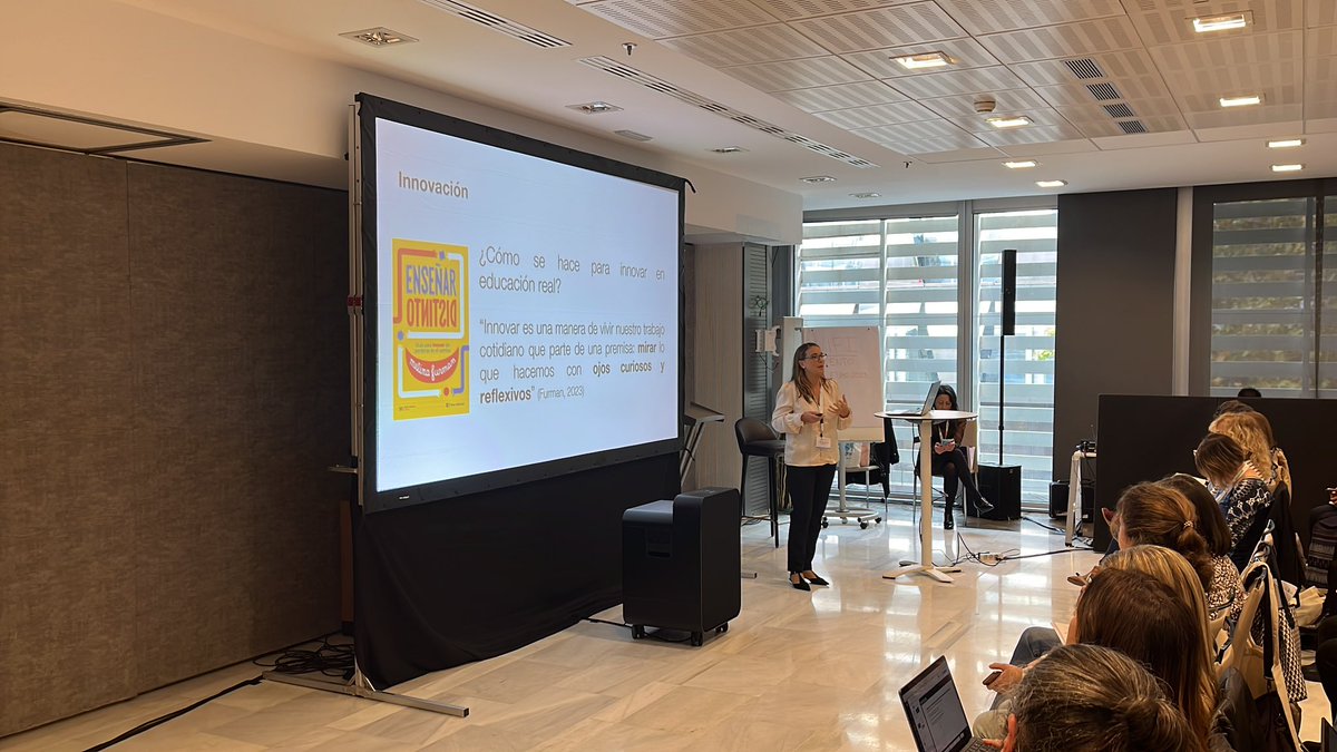 eTwinning_es's tweet photo. #ConfeTwSchool2023
Lucía Sánchez nos habla sobre innovación educativa, es un proceso planificado y sistematizado https://t.co/X4zmgUNPJY