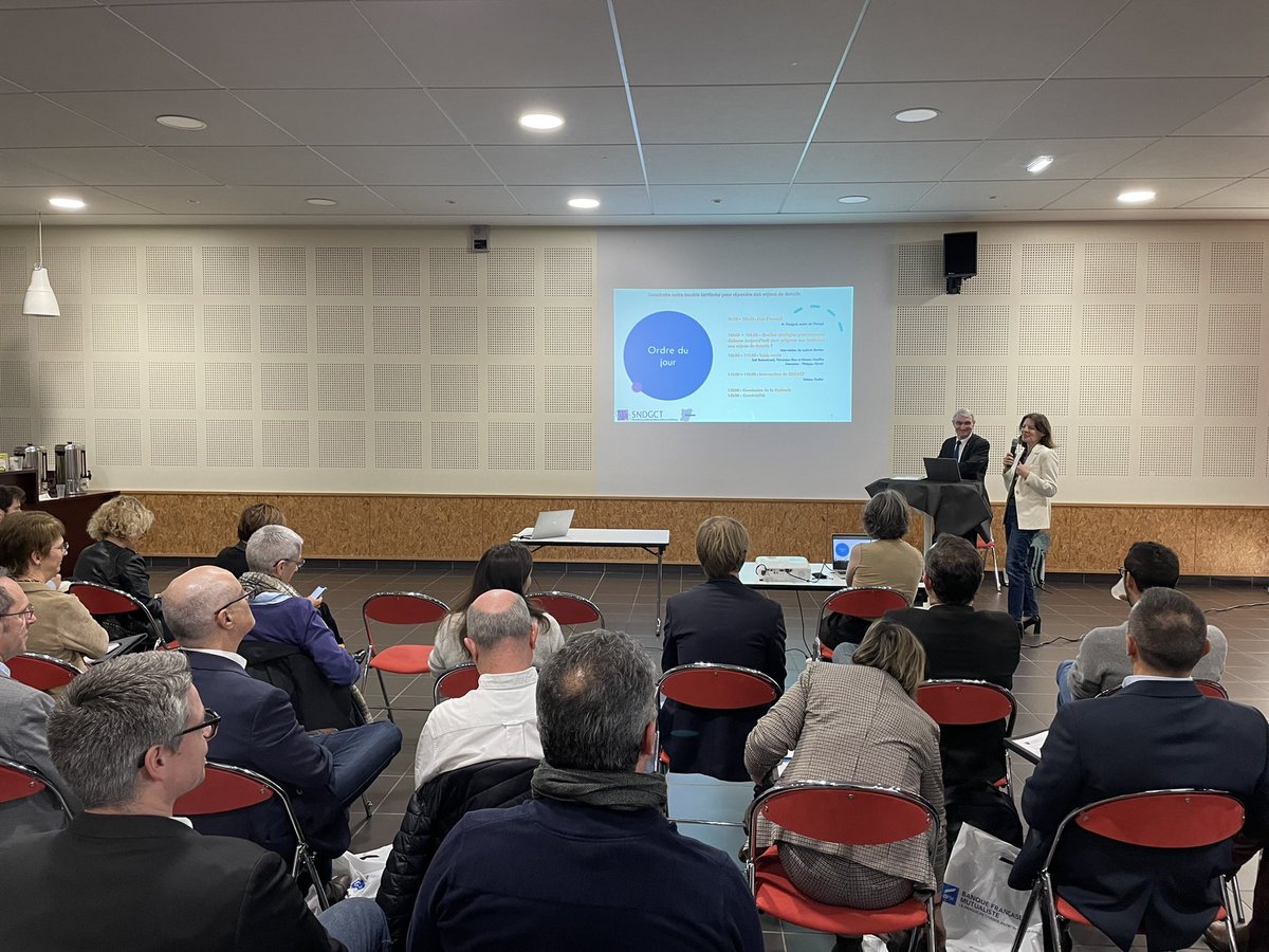 AMF_53's tweet photo. 👉 @BalandraudJoel présent 
à @change53 à la matinale organisée par le @sndgct de la #Mayenne ➡️ Quelles stratégies territoriales mettre en place pour répondre aux enjeux des #transitions #écologiques #sociétales @SndgctPDL @AlexBP53 @LNGuillet @EGauffre @patrickpeniguel @l_amf https://t.co/qME8IfzmT1
