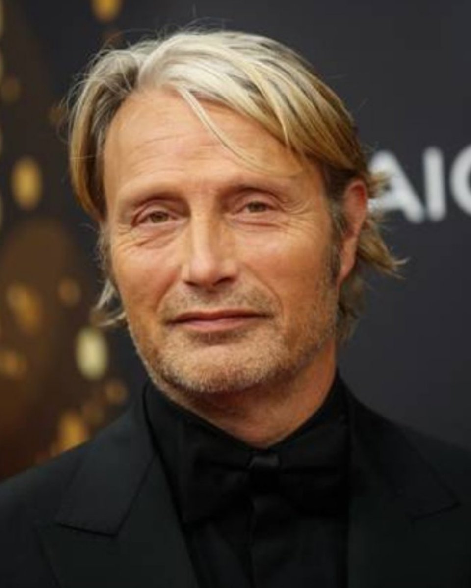 waru1322's tweet photo. Bambi Awards 2023 Mads Mikkelsen at the Bambi Awards 2023 in Studio 9 of the Bavaria Filmstadt on 16 11 2023 in Munich Copyright: xEventpressxKochanx https://t.co/UlokxxsP6q