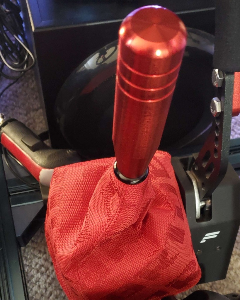 BarrelRollersTV's tweet photo. BuzzBuzzinton reminds everyone no protect their knob bases! 😁 #simrigsetup #simrig #simracinghardware #gaming #racing #simulation #simracingcommunity #simracingsetup #mancave #simracing #twitch #simracingfans #gamingcommunity https://t.co/0WPz08QN0C https://t.co/nFZx8lu4O9