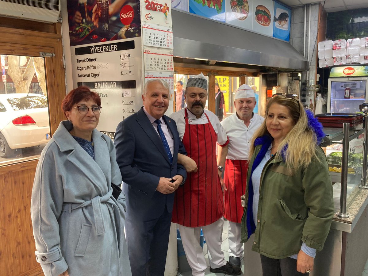 İlçe yöneticilerimiz,KAÇEP yöneticilerimiz ile birlikte Kumrular esnafımızı ziyaret ederek İl Başkanımız Sn. <a href="/AlpDoganMHP/">Alparslan Doğan Ankara</a> ’ın selamlarını ileterek,hayırlı işler dileklerinde bulundular. Misafirperverliklerinden dolayı kıymetli esnaflarımıza teşekkür ederiz.