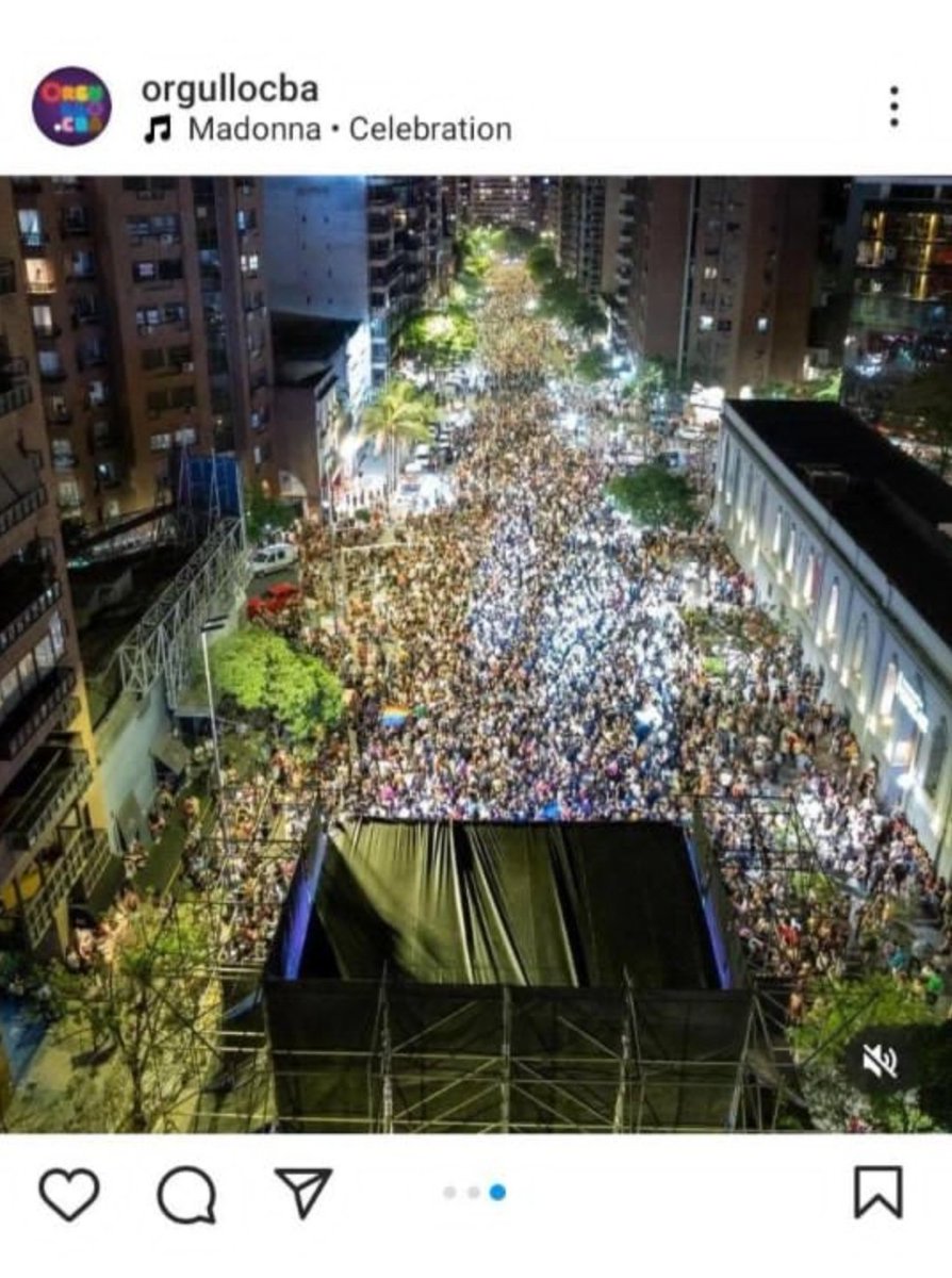 Milei robando la foto de la marcha del orgullo gay.
Homofóbicos usando la foto del orgullo gay.
Mentiroso mintiendo.
Anticasta con Bullrich abotonada y respondiendo al jefecito Macri.

"Si no fueran tan dañinos, nos darían lástima " Joan M. Serrat.  Los macarras de la moral.
