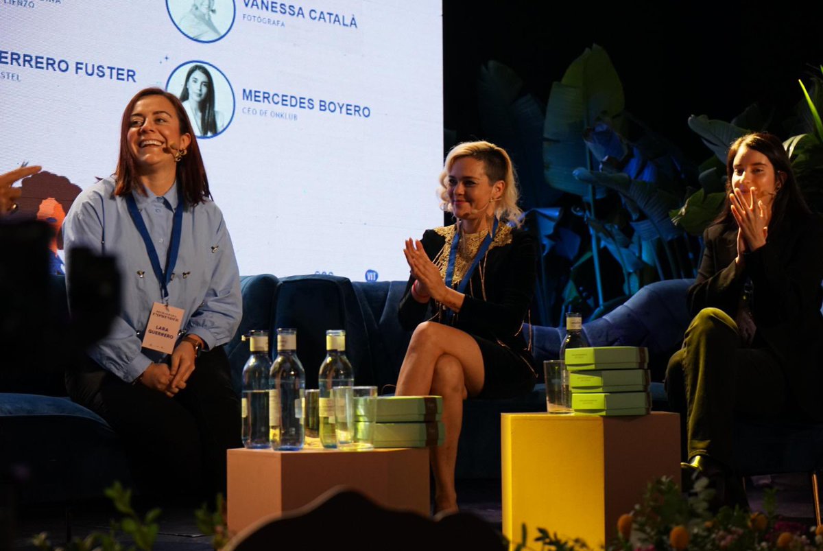 vlciconnect's tweet photo. @valenciactiva_ @AjuntamentVLC @IsabelRubiol @Calabria_Lucia @VLCTechCity @eiblasco @CEV_CV @lamardeana @torremocha10 @palaualameda @mariahorness @VALENCIActiva @paquifrias @ceeivalencia @CArgente @evap_bpw @AJEValencia @emprenemjunts Escuchamos a 4⃣ emprendedoras valencianas que ya son un referente para muchas otras mujeres #HechasParaEmprender 😉

Ellas son @maryjsunshine, propietaria de #Lienzo; la fotógrafa Vanessa Català; Lara Guerrero, CEO de #PepinaPastel, y Mercedes Boyero, CEO de @theonklub. https://t.co/zvN6gJxtWY
